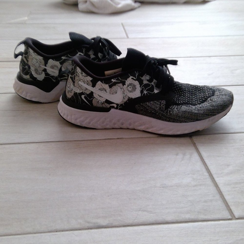 Nike flyknit running shoe